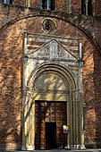 Pavia, San Pietro in Ciel d'Oro. Il portale.
